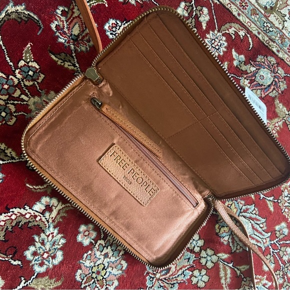 NWT Free people - Distressed Vegan Wallet - Picture 5 of 7